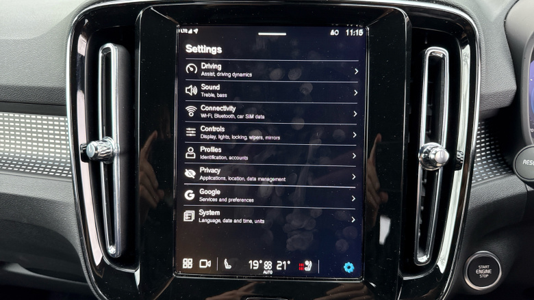 Volvo XC40 2.0 B3P Plus Dark 5dr Auto Petrol Estate